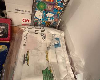 THE PEANUTS LINENS