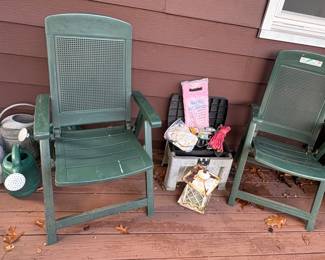 FOLDING OUTDOOR CHAIRS