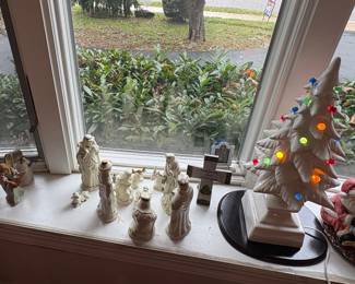 PORCELAIN NATIVITY SET 