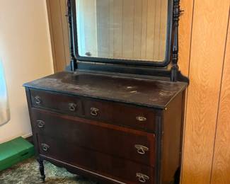 dresser with mirror
