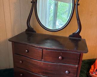 dresser with mirror