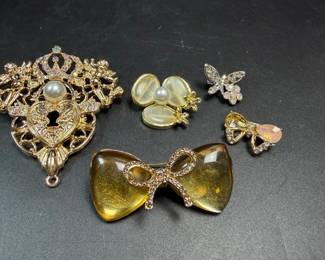 Brooches: Princess Bows