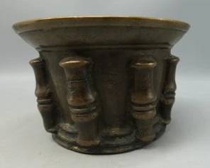 EARLY EUROPEAN CAST BRONZE APOTHECARY MORTAR, 17TH C OR EARLIER