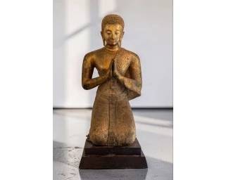 VINTAGE EARLY 20c MOMONUMENTAL ASIAN GILT LACQUERED SCULPTURE PRAYING BUDDHA