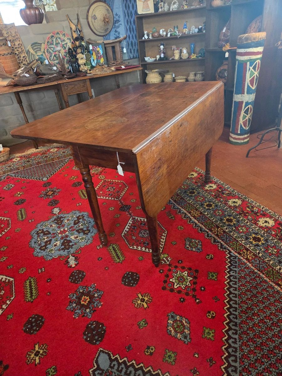 Early American Pembrook Table