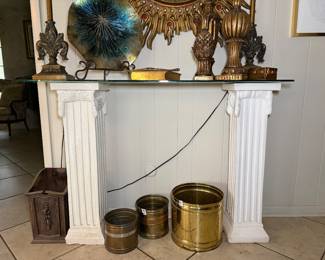 Classic-style glass top console table 