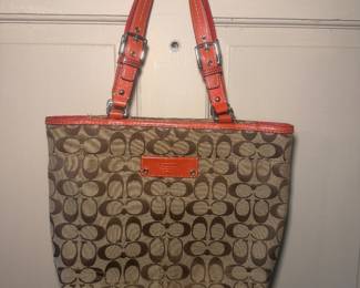 Coach Signature Hamptons Tote
