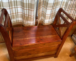 Lot 17: Wooden storage bench with hinged lid