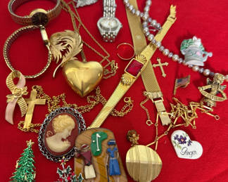 Lot 73: Mixed Costume Jewelry and Decorative Trinkets