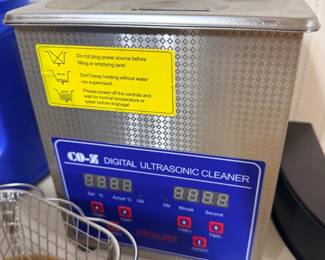 Ultrasonic cleaner