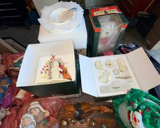 Boxed figurines and decorative collectibles