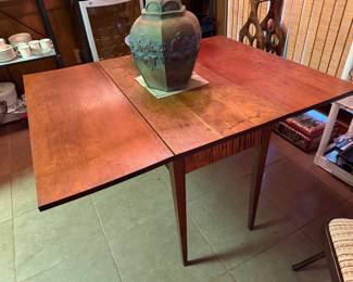 drop-leaf table, with 15" plank leaves