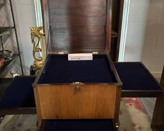 GORGEOUS JEWELRY BOX