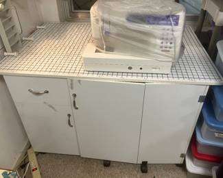 Sewing/craft table 