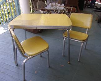 Child's Table/2 Chairs