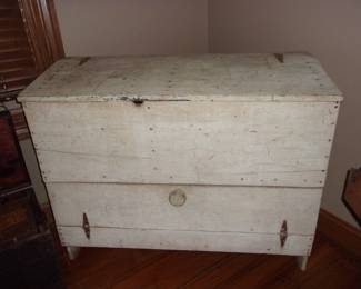 Large Primitive Meal Bin
