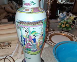 Chinese Qing Dynasty lamp 250.00