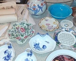 Obama plate 30.00 Chinese vase Qing Dynasty 400.00