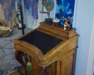 English lovely Davenport antique writing desk walnut.. amazing. Condition is very good $ 2200.0