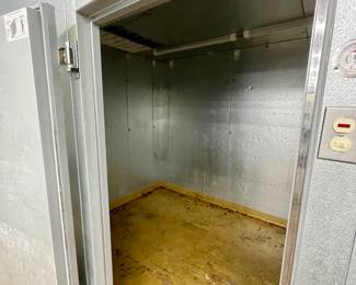 LOT # 112 MASTER-BILT WALK-IN COOLER