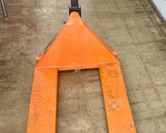 LOT # 048  -  PALLET JACK