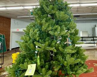 LOT # 089  -  LIGHTED CHRISTMAS TREE