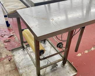 LOT # 114  -  HOBART HEAT SEAL WRAP STATION #HWS-4 w/HOBART QUANTUM SCALE w/PRINTER  MODEL 28879BJ