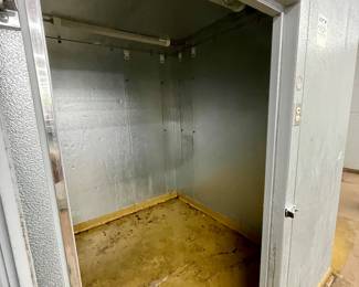 LOT # 112 MASTER-BILT WALK-IN COOLER