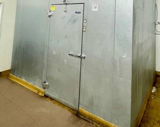LOT # 112 MASTER-BILT WALK-IN COOLER