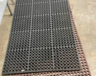 LOT # 123  -  WET AREA FLOOR MAT LOT