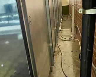 LOT #100  -  13-DOOR KYSOR FREEZER