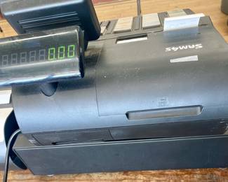 LOT # 001  -  SAM4S CASH REGISTER w/DRAWER BASE