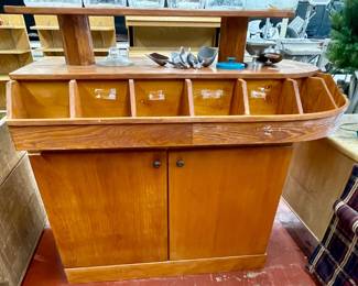 LOT # 013  -  PENINSULA STORE BINS/SHELF/CABINET DISPLAY