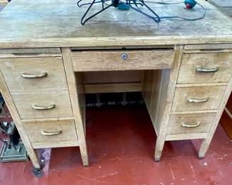 LOT # 049  -  VINTAGE DESK