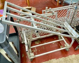 LOT # 047  -  SLANTABLE DUNNAGE CART