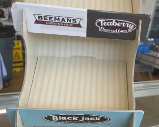 LOT # 086  -  VINTAGE GUMS DISPLAY