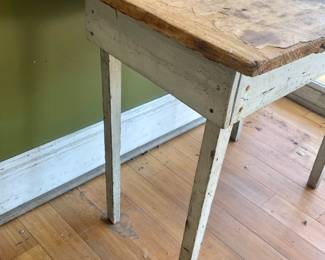 LOT # 121  -  ANTIQUE CHIPPY TABLE
