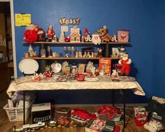 CHRISTMAS DECOR/ORNAMENTS