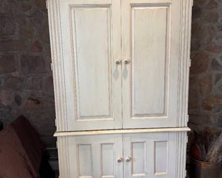 Large armoire