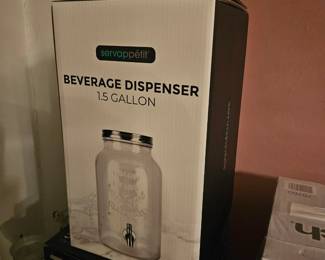 New 1.5 gallon beverage dispenser