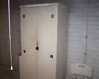 WOODEN CABINET