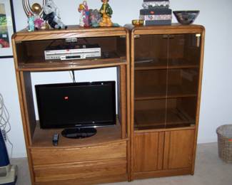 OAK CABINETS & ELECTRONICS