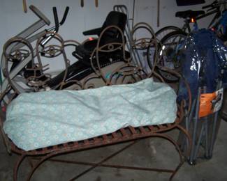 METAL BENCH WITH CUSHION