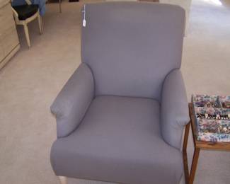 GRAY EASY CHAIR