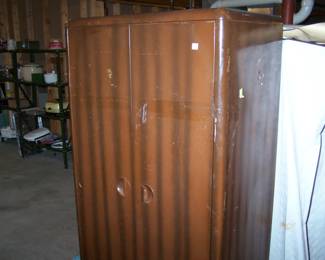 METAL WARDROBE