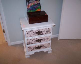 FRENCH FLAVOR 3-DRAWER STAND & WOODEN HUMIDOR