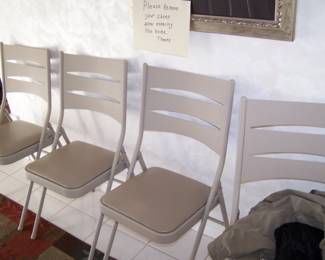 SET OF 4 FOLDING CHAIRS