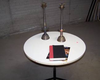 SMALL ROUND TABLE & CANDLESTICKS