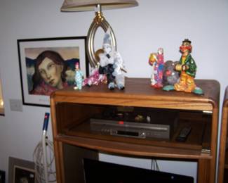 MORE CLOWNS & LAMP