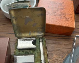 Old razor in box 